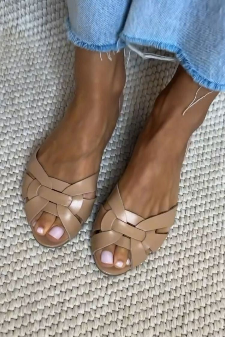 Willow – Woven Flat Sandals