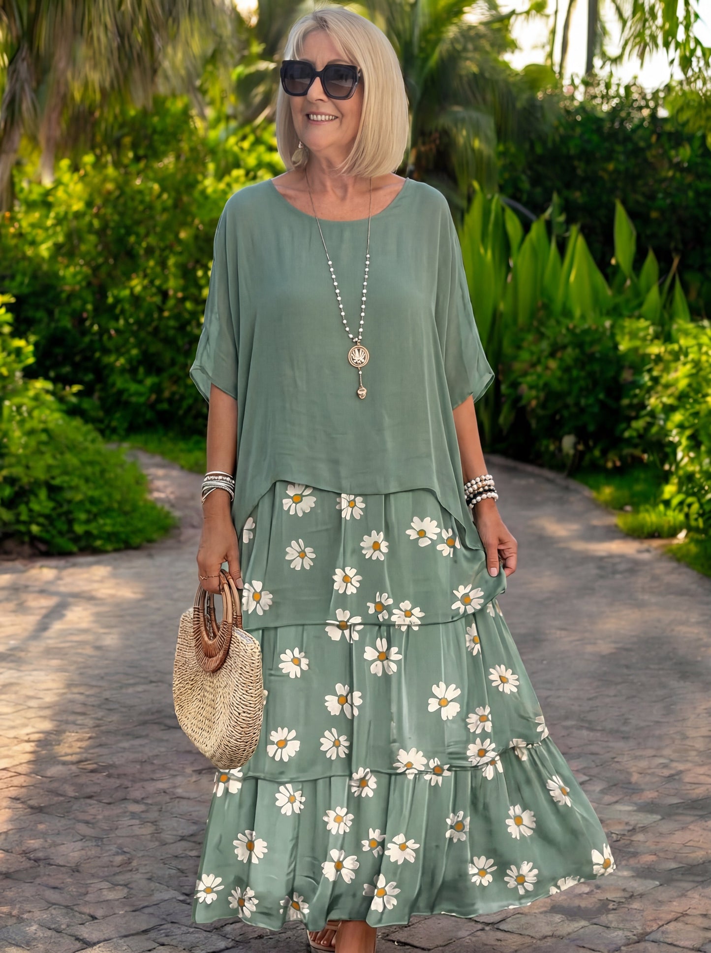 Lara – Elegant long and flowy dress