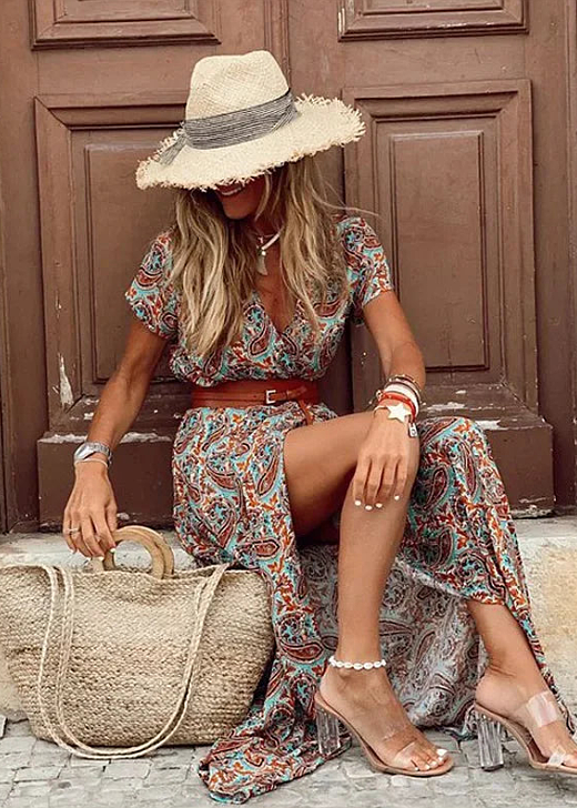 Joselin – Long, flowy bohemian dress with belt
